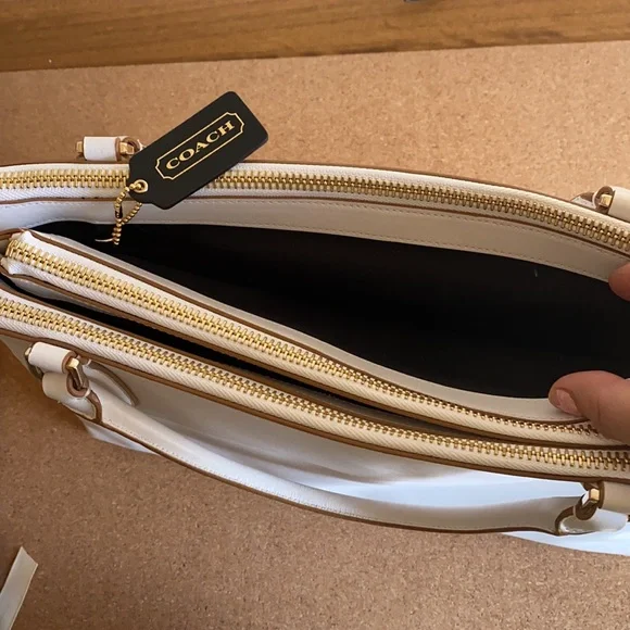 Rare white Coach top handle handbag - Picture 7 of 17